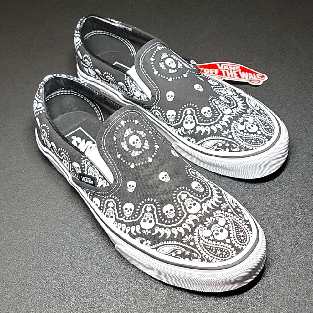 Vans Bandana Skull Classic Slip-On Shoes Women's 8.5 LAST ONE LEFT!!! - Picture 1 of 11